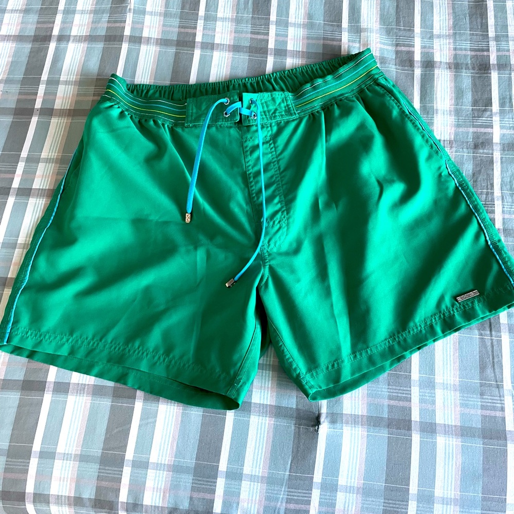 Mens 2 Xist swim shorts green in color large